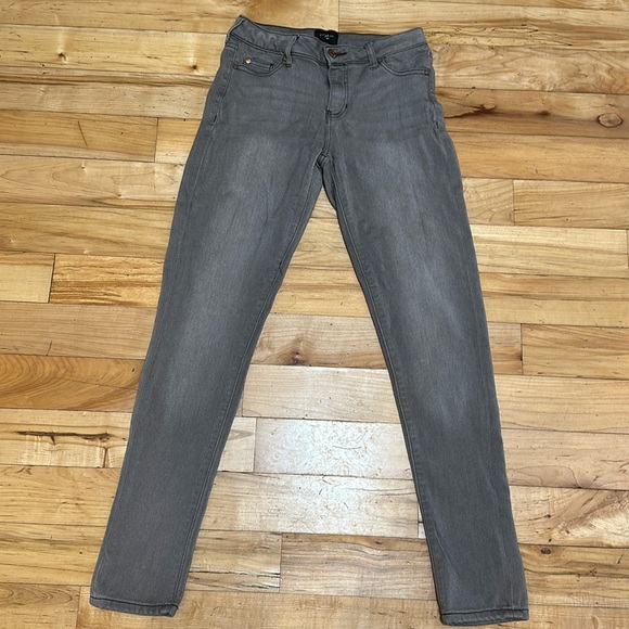 Celebrity Pink Denim - Macy’s Celebrity Pink Gray  Jeans 7/28